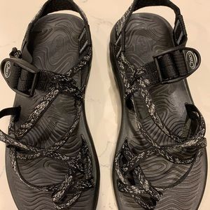 Women’s Size 9 Chacos in black and gray.